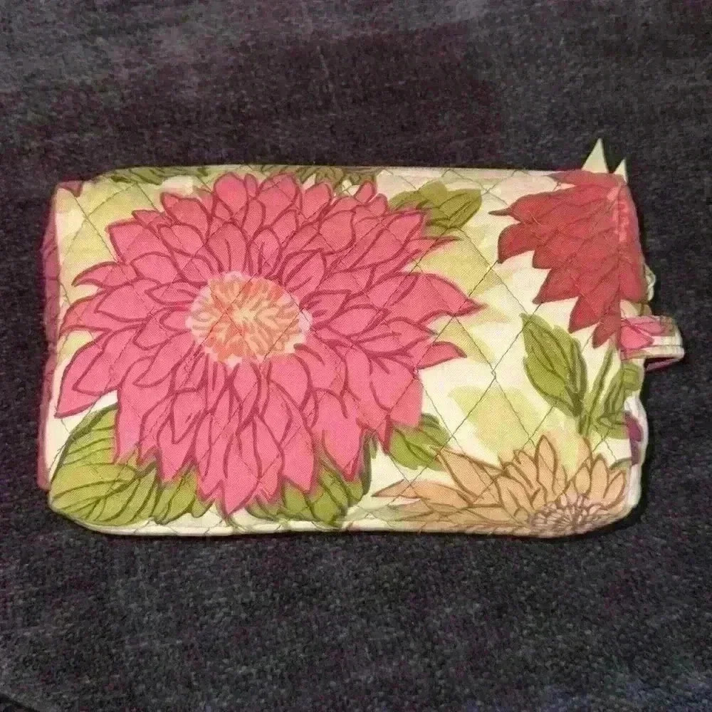 Vera Bradley RETIRED Hello Dalia! Cosmetic Bag - Picture 2 of 8